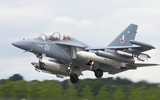 [ẢNH] Hải quân Nga nhận hàng loạt Yak-130 để ‘đón’ siêu tàu sân bay tương lai?
