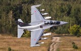 [ẢNH] Hải quân Nga nhận hàng loạt Yak-130 để ‘đón’ siêu tàu sân bay tương lai?