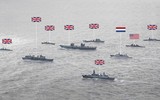 [ẢNH] ‘Vén màn’ vụ hai chiến hạm Nga ‘xuyên thủng’ nhóm tác chiến tàu sân bay Anh