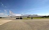 [ẢNH] Mỹ giật mình khi 3 oanh tạc cơ Tu-22M3 Nga xuất hiện tại căn cứ Hmeimim