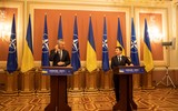 [ẢNH] Ông Biden cảnh báo NATO có thể can thiệp xung đột Donbass