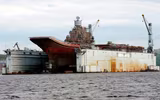 [ẢNH] FSB bất ngờ khám xét nhà máy sửa chữa tàu sân bay Đô đốc Kuznetsov