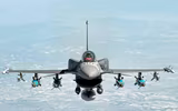 [ẢNH] Tiêm kích F-16 tái sinh từ ‘nghĩa địa’ vẫn... bền gấp đôi Su-30 sản xuất mới