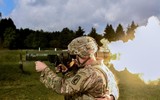 [ẢNH] Sức mạnh khủng khiếp của súng chống tăng Carl Gustav khi ‘bắn xuyên táo’ BMP-1