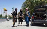[ẢNH] Taliban dùng quân bài cuối: Mở chiến dịch đổ bộ đường không để chiếm đèo Salang?