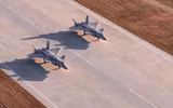 [ẢNH] Tiêm kích J-20 hai chỗ ngồi ra mắt trong khi Su-57 còn ‘nằm trên giấy‘