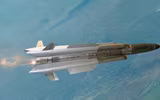 [ẢNH] Su-30SM Nga mang tên lửa Kh-31 uy hiếp tàu chiến NATO gần Tartus