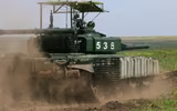 [ẢNH] 'Mái che' trên T-72B3 Nga vô tác dụng trước tên lửa Javelin Ukraine