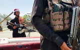 [ẢNH] Quân kháng chiến gặp nguy khi bị Taliban chiếm kho vũ khí quan trọng