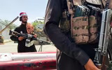 [ẢNH] Quân kháng chiến gặp nguy khi bị Taliban chiếm kho vũ khí quan trọng