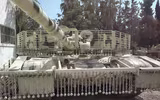 [ẢNH] 'Mái che' trên T-72B3 Nga vô tác dụng trước tên lửa Javelin Ukraine