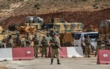 [ẢNH] Phiến quân Syria nghi ngờ Mỹ phối hợp với Nga không kích Idlib