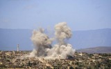 [ẢNH] Phiến quân Syria nghi ngờ Mỹ phối hợp với Nga không kích Idlib