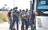 [ẢNH] Hàng ngàn phiến quân đối lập tại Daraa đầu hàng Quân đội Nga - Syria