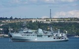 [ẢNH] Tàu hải quân Ukraine hỏng nặng do trúng thủy lôi của... quân nhà?