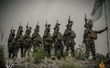 Chán vũ khí Mỹ, đặc nhiệm Badri 313 của Taliban quay lại dùng AK-47