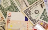 Thế giới bán tháo đồng USD, tích trữ vàng, do căng thẳng quan hệ Mỹ- Nga
