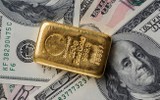 Thế giới bán tháo đồng USD, tích trữ vàng, do căng thẳng quan hệ Mỹ- Nga