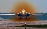 Tu-160 Nga thể hiện 'đẳng cấp thế giới' trước máy bay ném bom của Mỹ