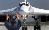 Tu-160 Nga thể hiện 'đẳng cấp thế giới' trước máy bay ném bom của Mỹ