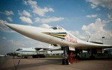 Tu-160 Nga thể hiện 'đẳng cấp thế giới' trước máy bay ném bom của Mỹ