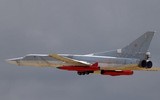 Tu-22M3 của Nga khiến hạm đội NATO hoảng sợ bằng tên lửa Kh-32