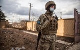 Quân dự bị Ukraine sẵn sàng gieo ác mộng cho 'dân quân' miền Đông hay buông bỏ súng?