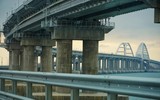Nga đáp trả mạnh mẽ nếu Ukraine tấn công cầu Crimea