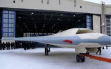 UAV tàng hình Okhotnik sẽ cất cánh từ tàu sân bay mini của Nga
