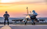 Chuyện gì sẽ xảy ra khi tiêm kích J-10C Trung Quốc đối đầu F-22A Raptor Mỹ?
