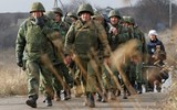 Mỹ toan tính gì khi phát 'cảnh báo đỏ' yêu cầu công dân rời Nga?