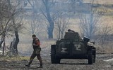 Ukraine lo ngại khi đoàn thiết giáp Belarus với ký hiệu lạ áp sát biên giới