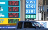 Giá xăng dầu tại Nga biến động mạnh trong năm 2023 vì các biện pháp trừng phạt?