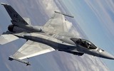 Phi công hàng đầu của Mỹ tuyên bố tiêm kích Su-35 'chỉ đẹp khi triển lãm'
