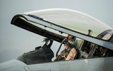 Bí ẩn lớp vàng dát mỏng trên kính buồng lái tiêm kích F-16 Mỹ