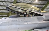 Bí ẩn lớp vàng dát mỏng trên kính buồng lái tiêm kích F-16 Mỹ