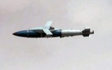 Cường kích Su-25 được sửa đổi đặc biệt để mang bom lượn dẫn đường Mỹ