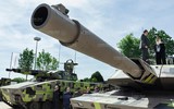 Ukraine sắp có nhà máy chế tạo UAV Bayraktar TB2 và xe tăng KF51 Panther