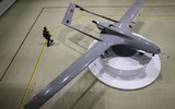 Ukraine sắp có nhà máy chế tạo UAV Bayraktar TB2 và xe tăng KF51 Panther