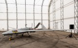 Ukraine sắp có nhà máy chế tạo UAV Bayraktar TB2 và xe tăng KF51 Panther