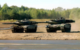 Một xe tăng Leopard 2A6 đương đầu cùng lúc hai chiếc T-80 