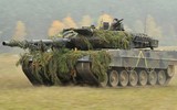 Một xe tăng Leopard 2A6 đương đầu cùng lúc hai chiếc T-80 