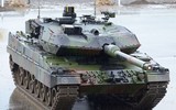 Một xe tăng Leopard 2A6 đương đầu cùng lúc hai chiếc T-80 