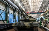 Quân đội Nga nhận lô xe tăng T-80BVM 'sản xuất mới' đầu tiên?