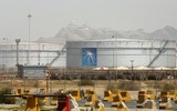 Saudi Arabia 'giật mình' khi giá dầu giảm mạnh bất chấp cắt giảm sản lượng