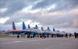 Tín hiệu đặc biệt khi 4 tiêm kích Su-35 hộ tống chuyên cơ Tổng thống Nga Putin tới UAE