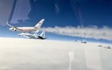 Tín hiệu đặc biệt khi 4 tiêm kích Su-35 hộ tống chuyên cơ Tổng thống Nga Putin tới UAE