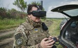 Ukraine sản xuất ồ ạt máy bay không người lái FPV nhưng thiếu phi công