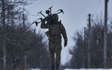 Ukraine sản xuất ồ ạt máy bay không người lái FPV nhưng thiếu phi công