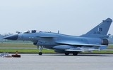 Tiêm kích J-10CE 'thách thức' Eurofighter Typhoon trong không chiến đối kháng